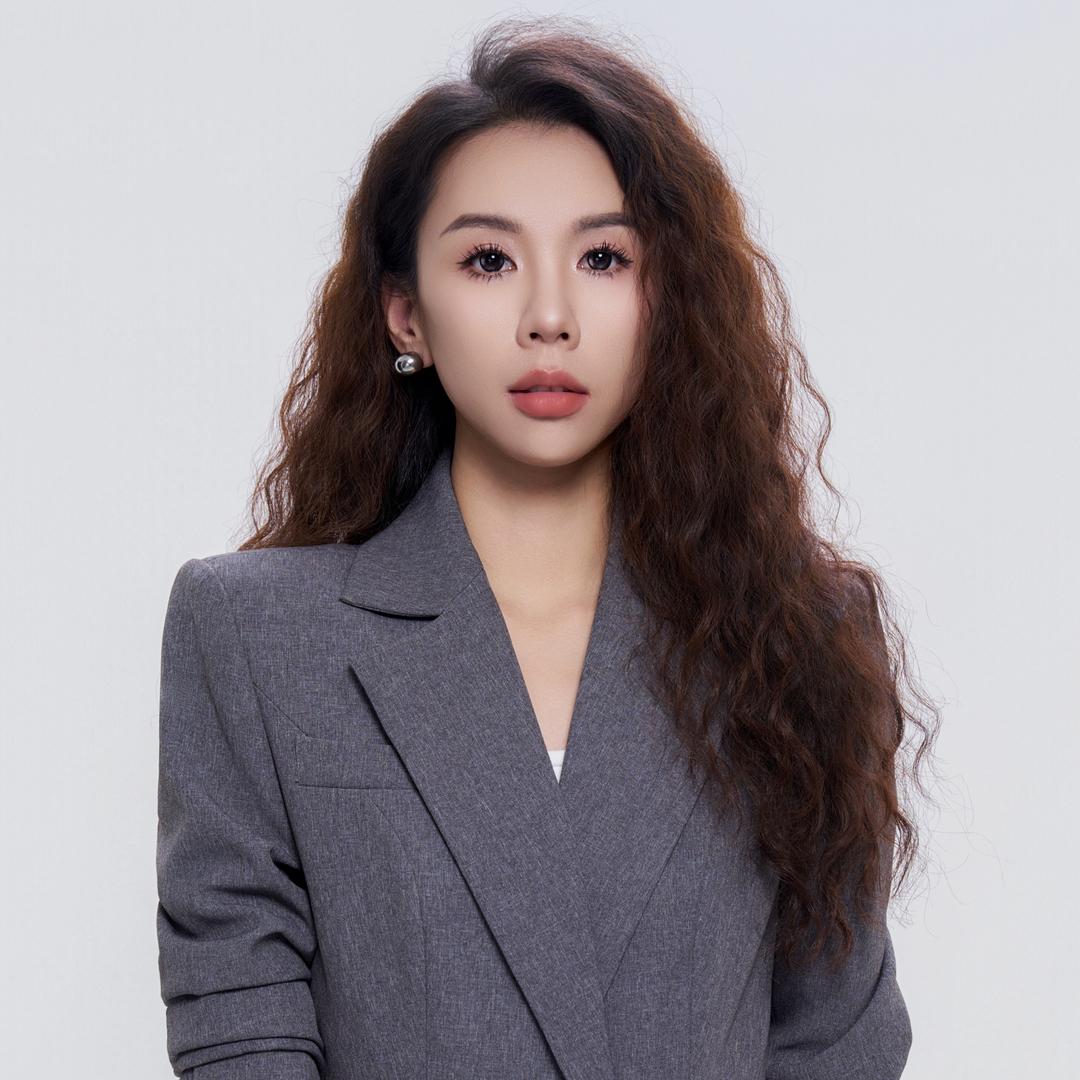设计师飒小姐