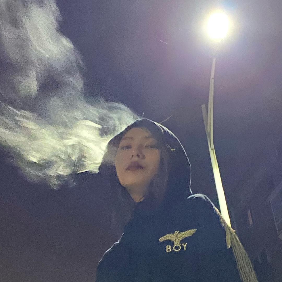 亚楠.