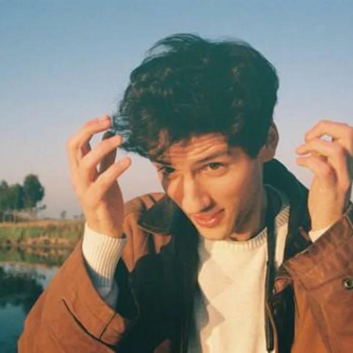 离家出走的小番茄