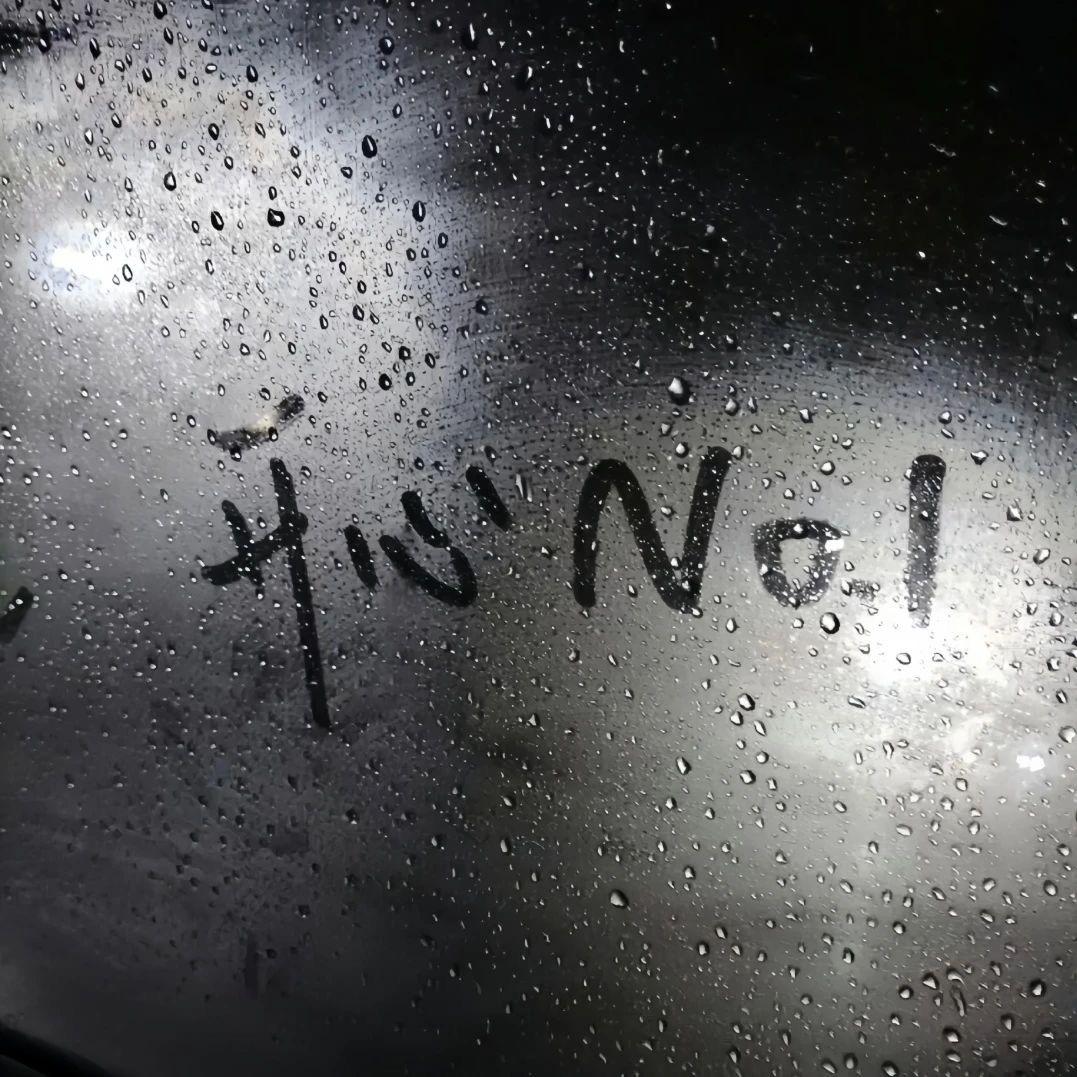 我脑袋里在开party 不晃都不行！