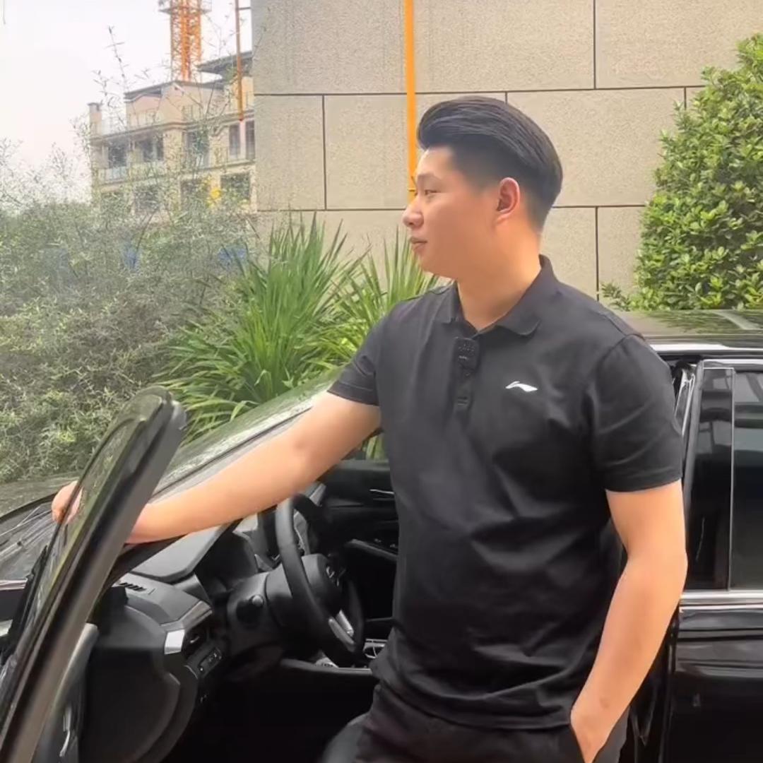 小刘卖二手网约车