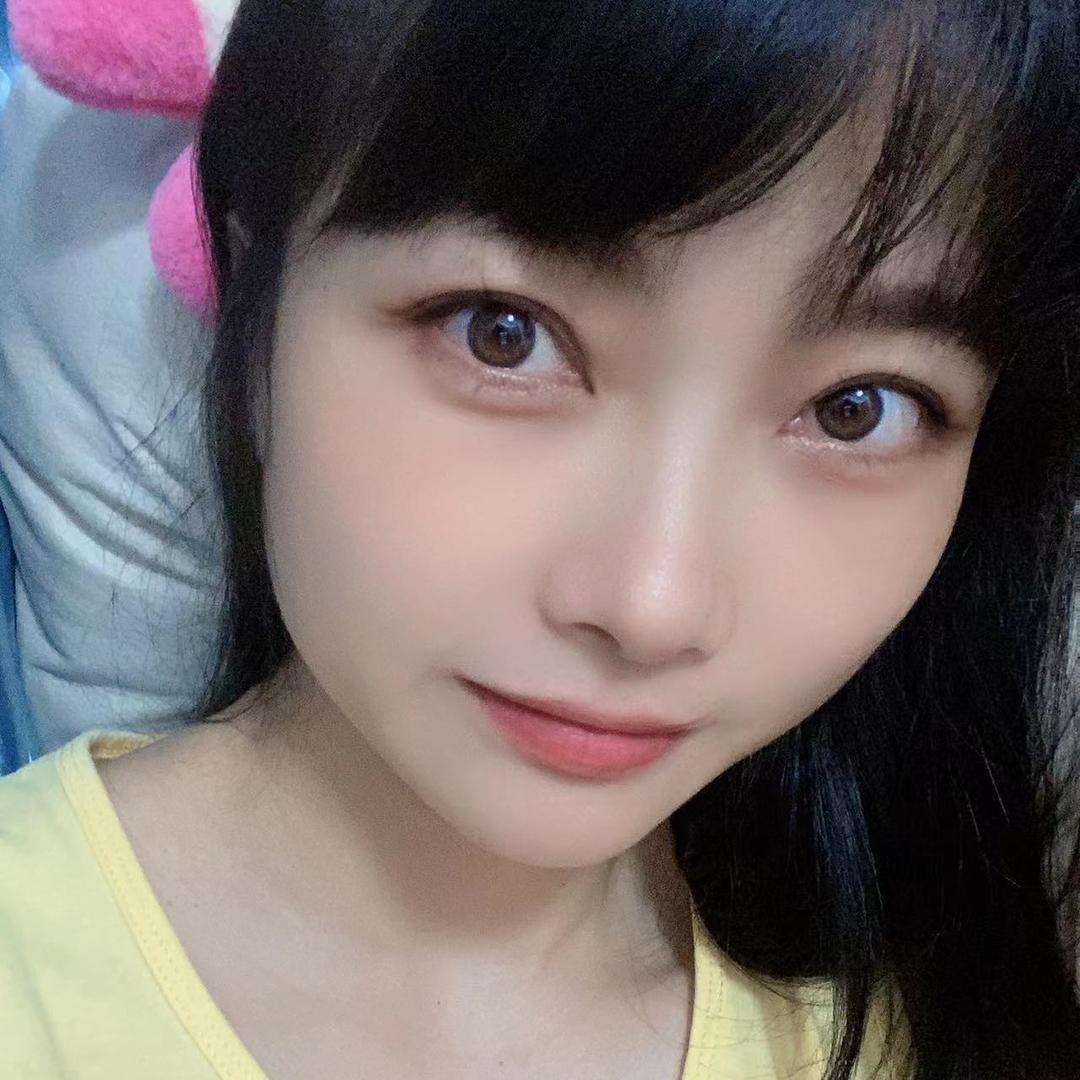 依婷