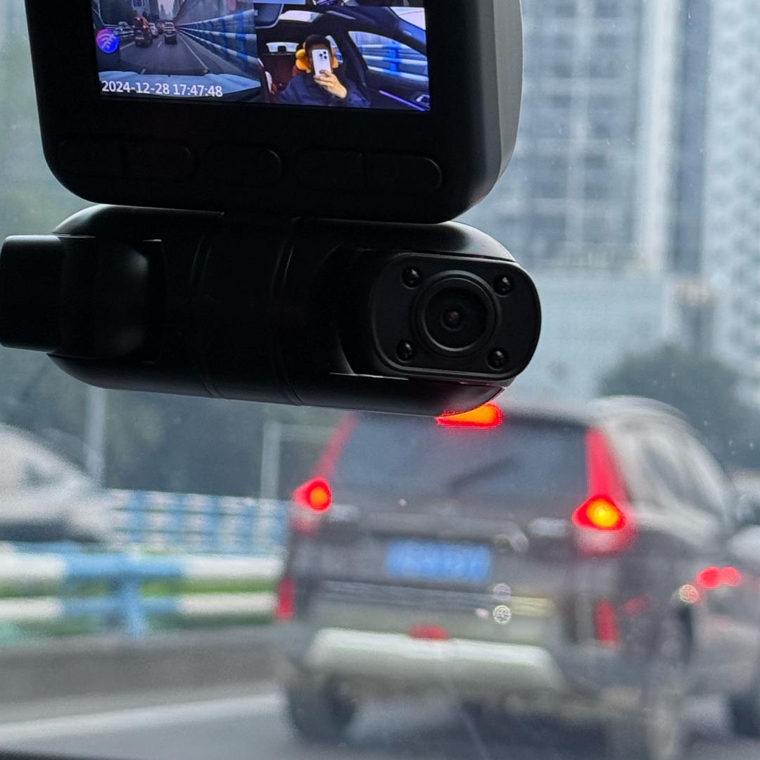 在人间走千奇百怪的过场