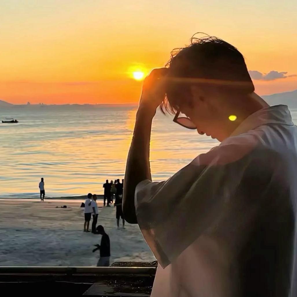 没醒了💕