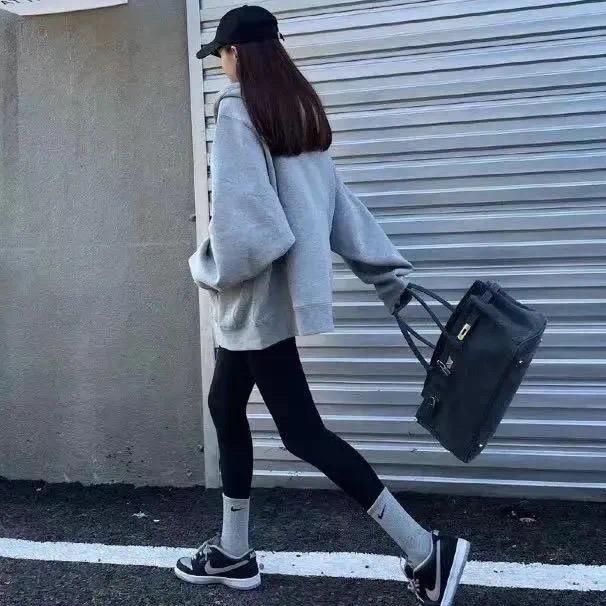曼曼不言