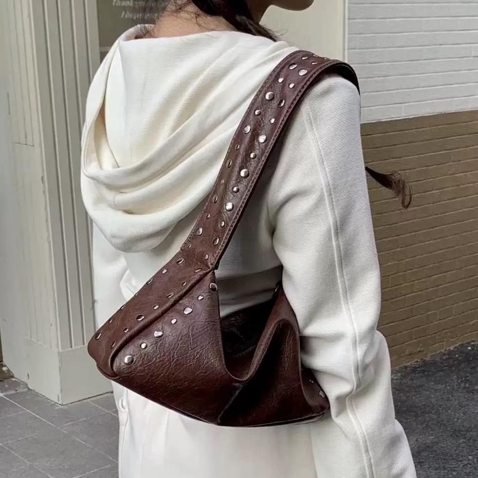 黄橙橙的包包店