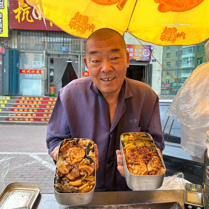 卖盒饭的老郭头