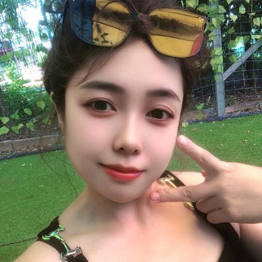 搓指甲的喵喵