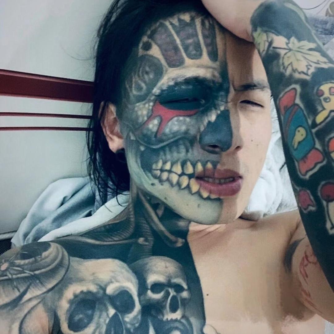 僵尸男孩啊进