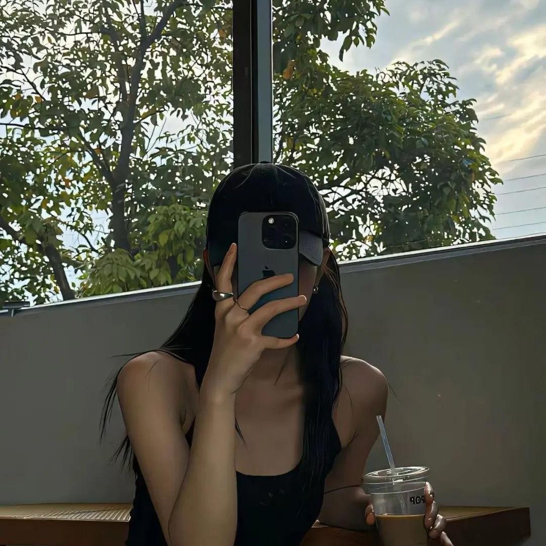 小何很优秀🍒