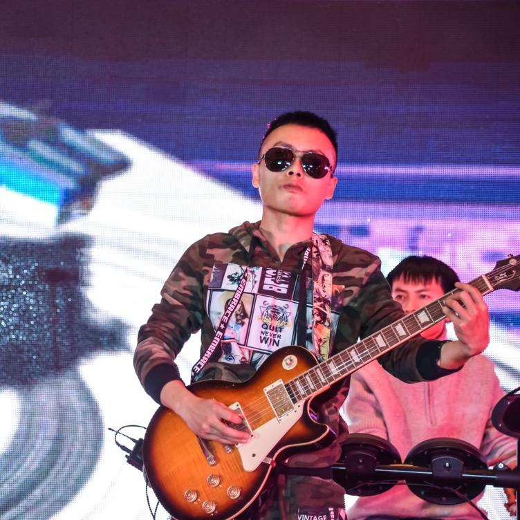 西安毛毛虫吉他