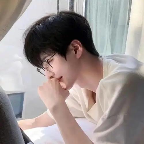 李先生.