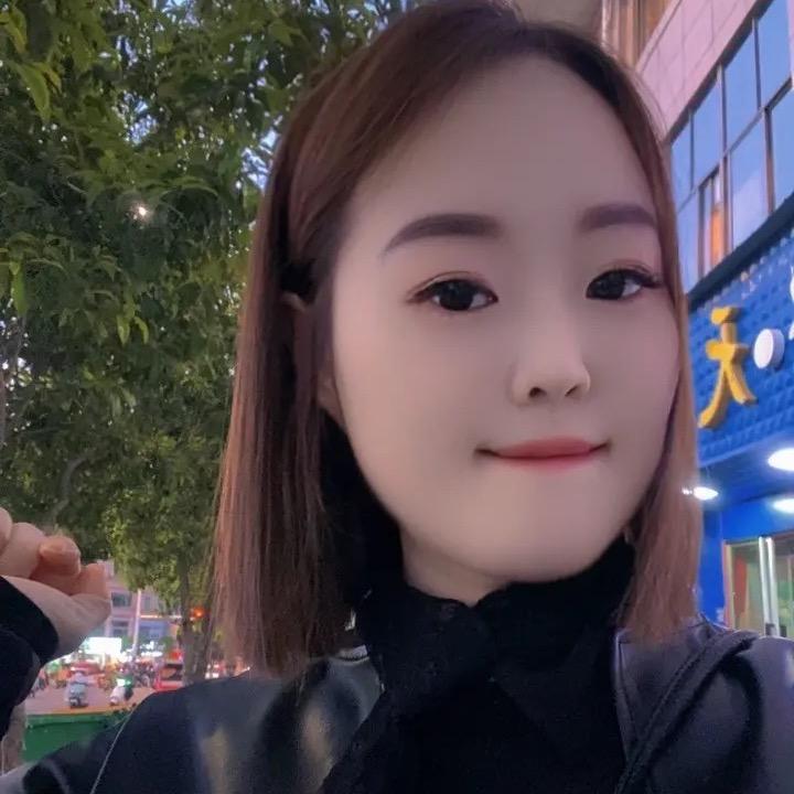 依依🎙️🍭