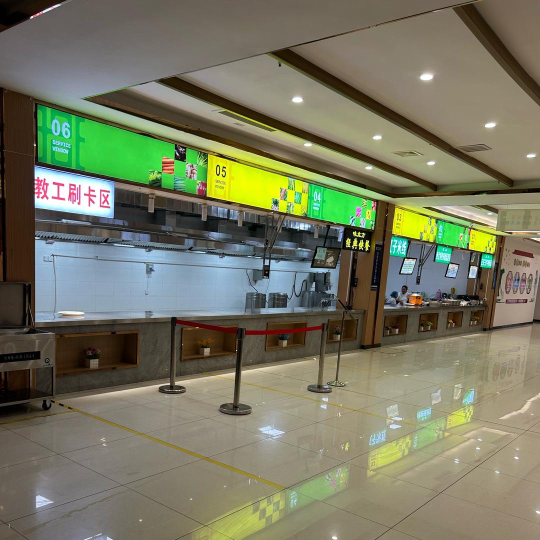 鑫峰餐饮.承接工厂学校饭堂配送.大拿