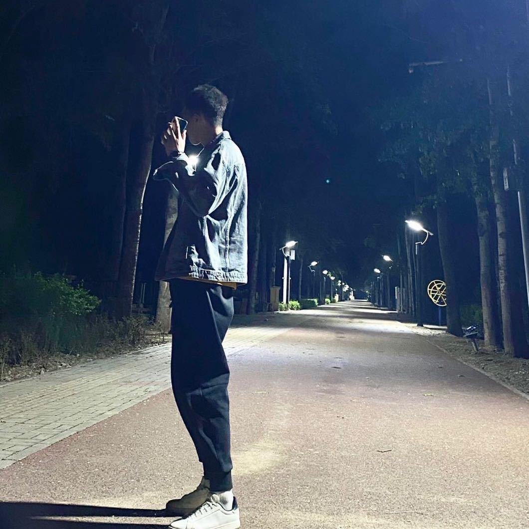 王.