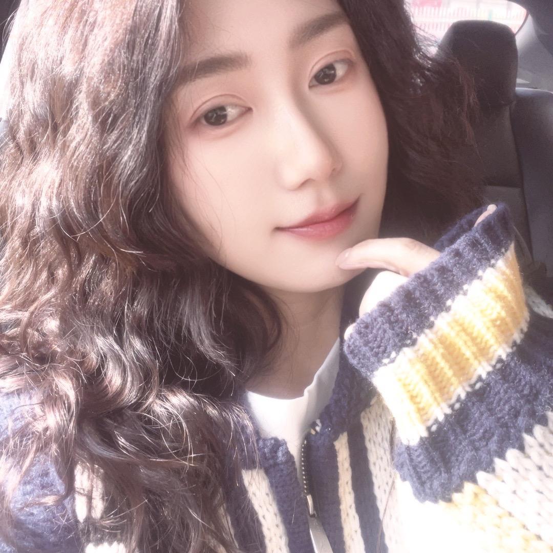 Elly·丽
