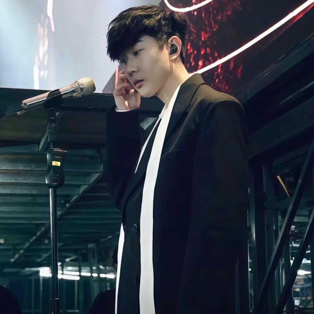 @一戴小饼干💜