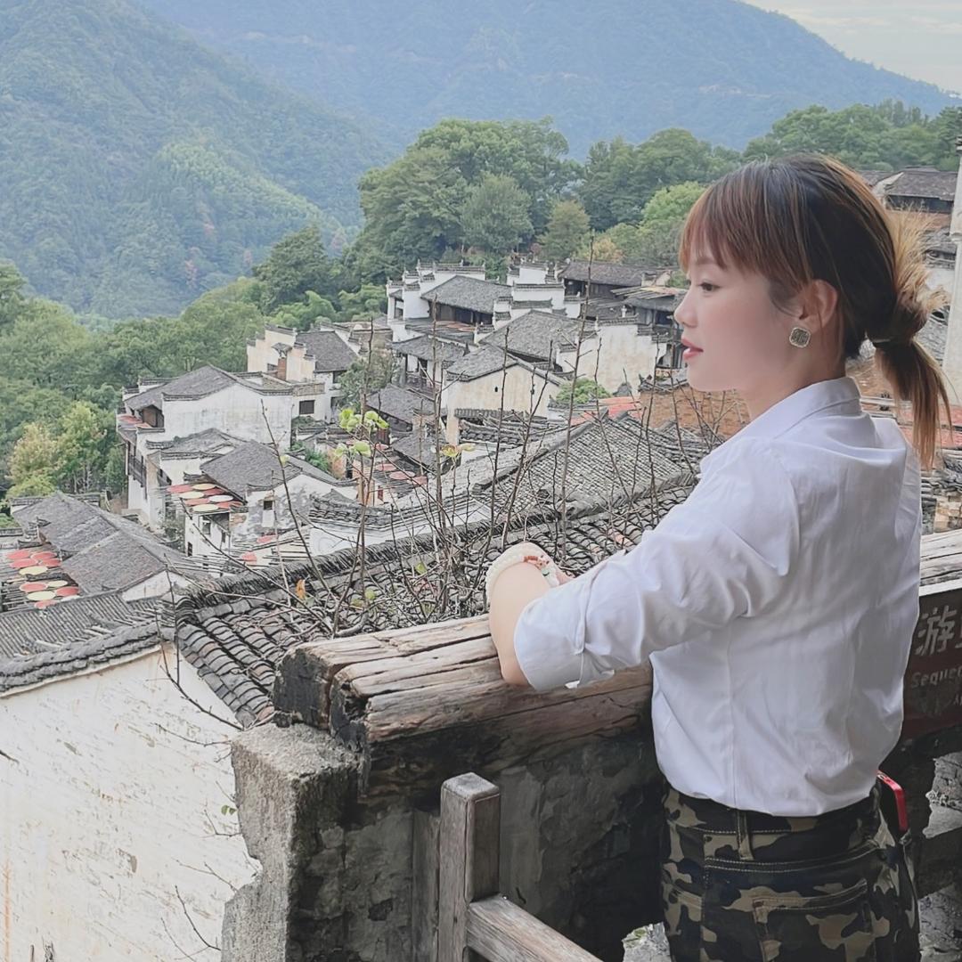 娇小玲珑
