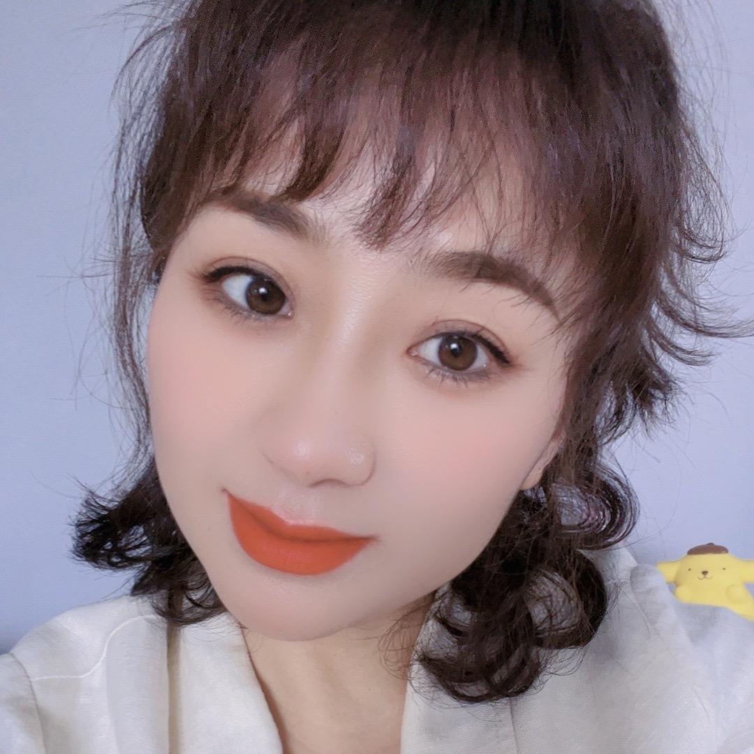 卖房的小姐姐：王燕