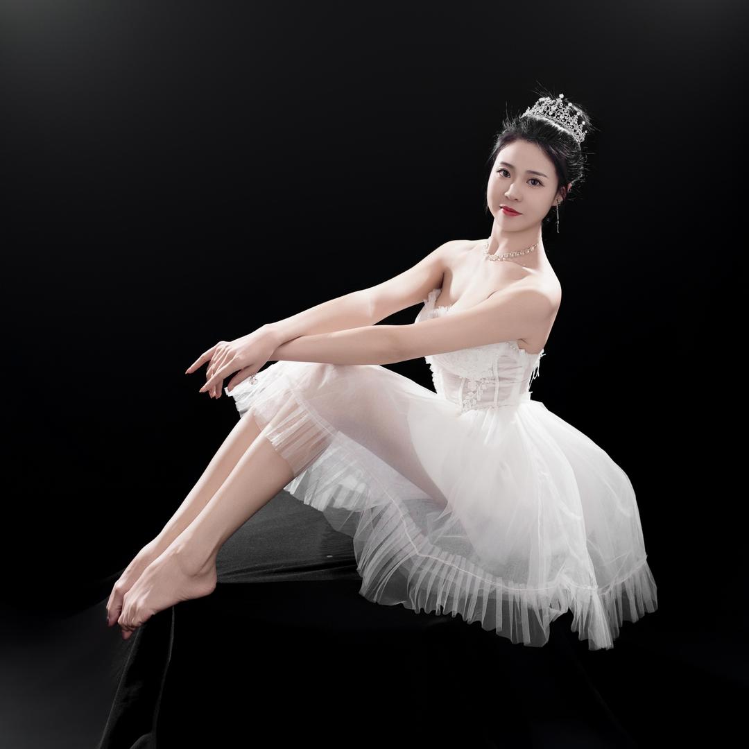 梨涡吖💃（膝盖受伤）