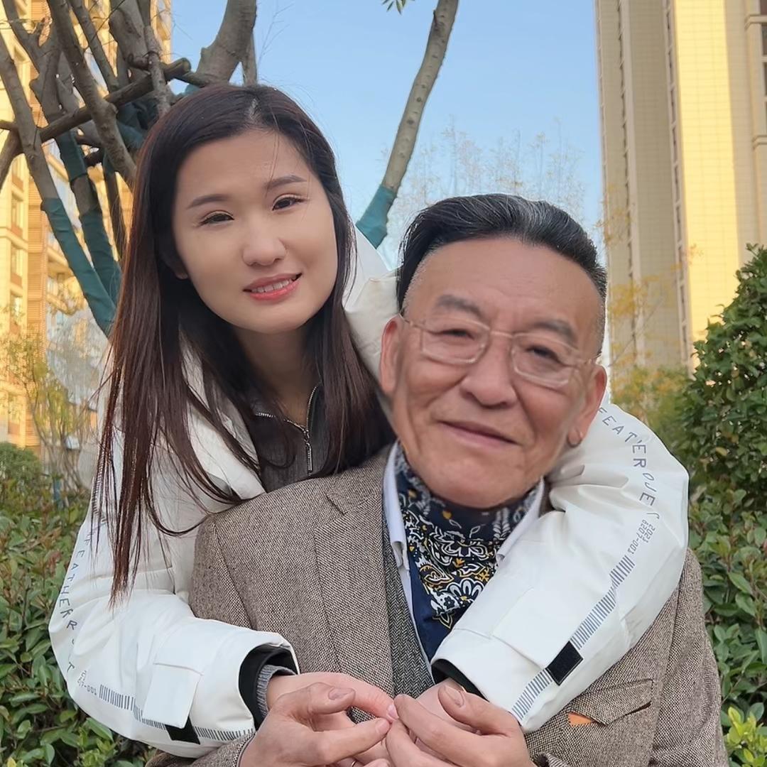 老房和露露