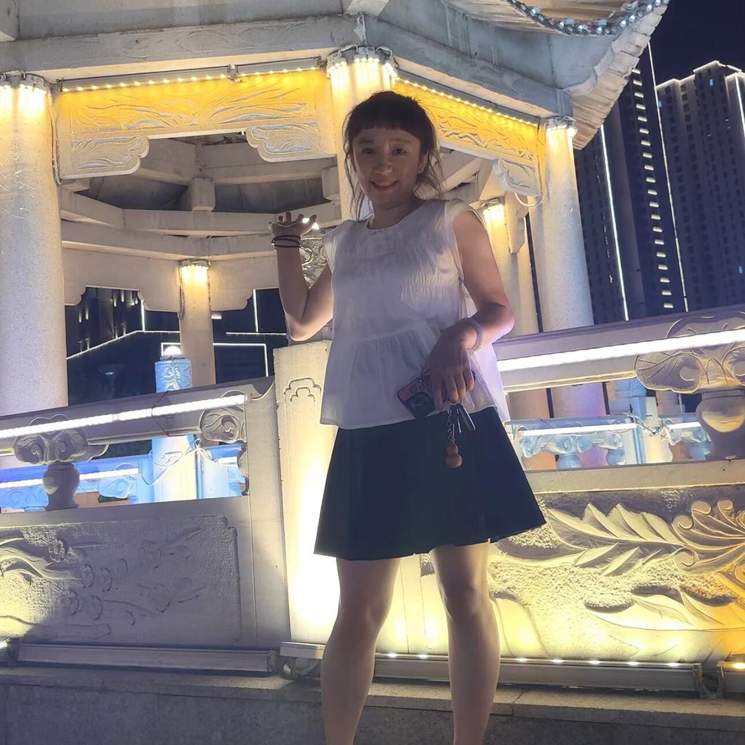 外星小美眉_