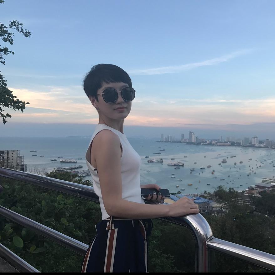 芮希爱追剧