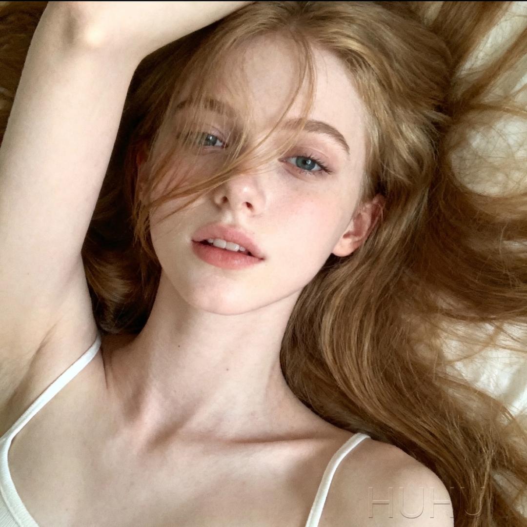 一个忧郁的屌丝ㅤ