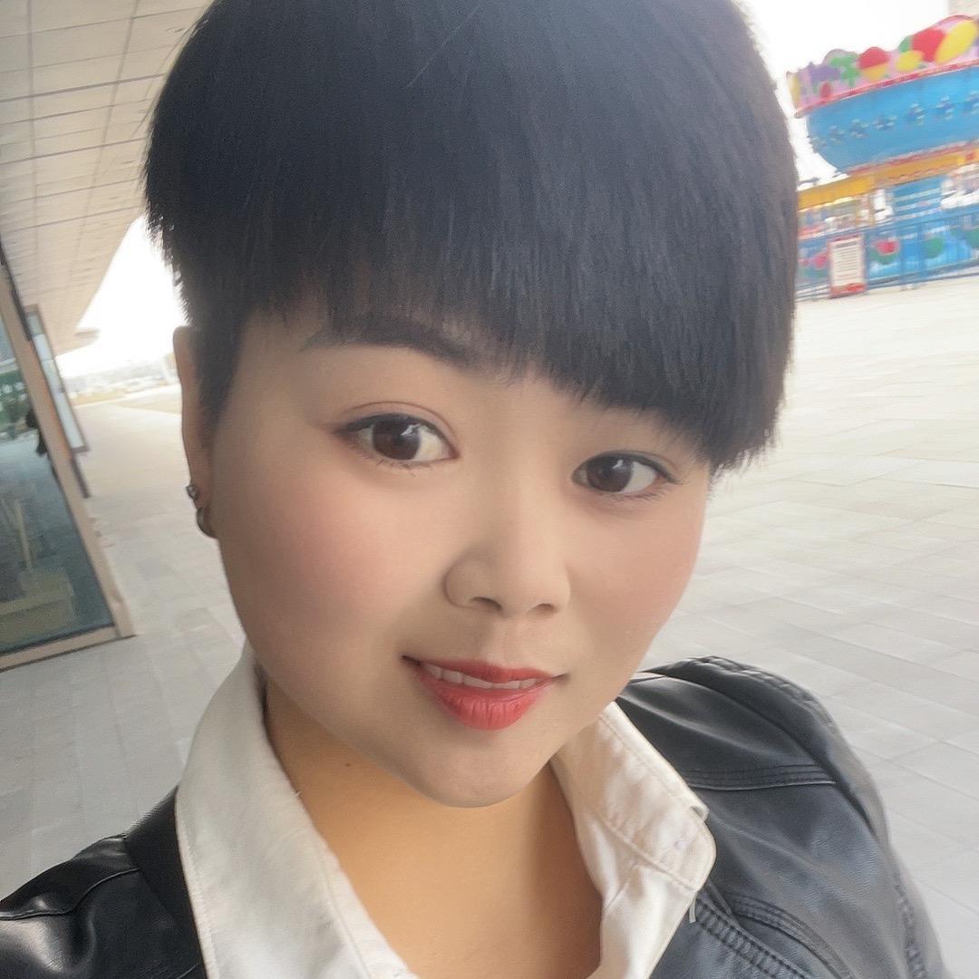 小曼丽