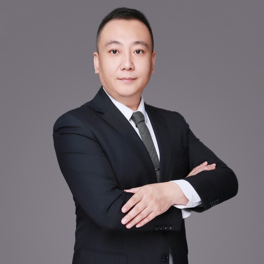 伊水伴月显深潭