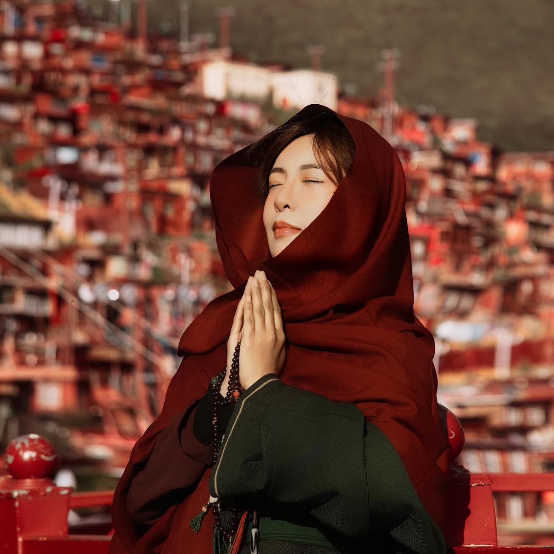📿__'' Issy