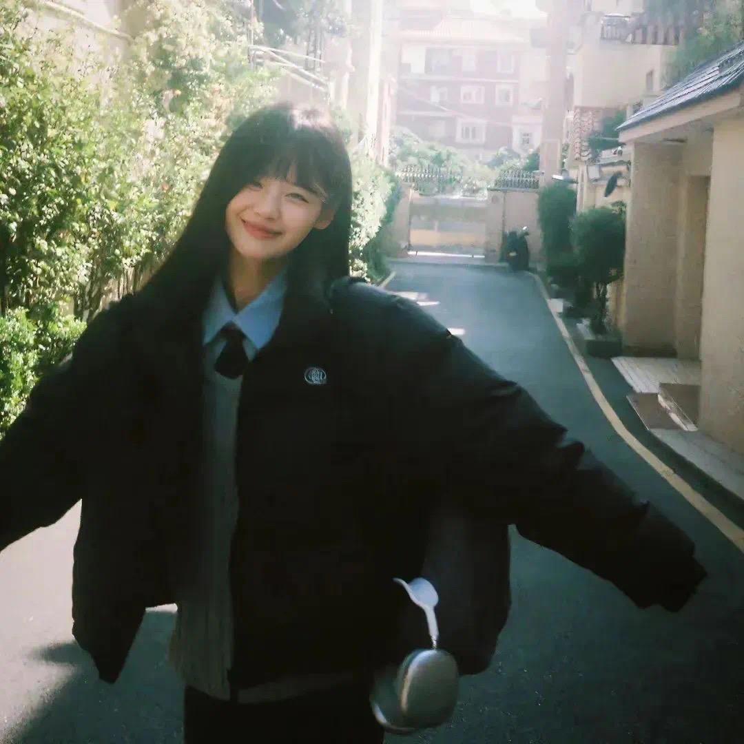 咩咩.