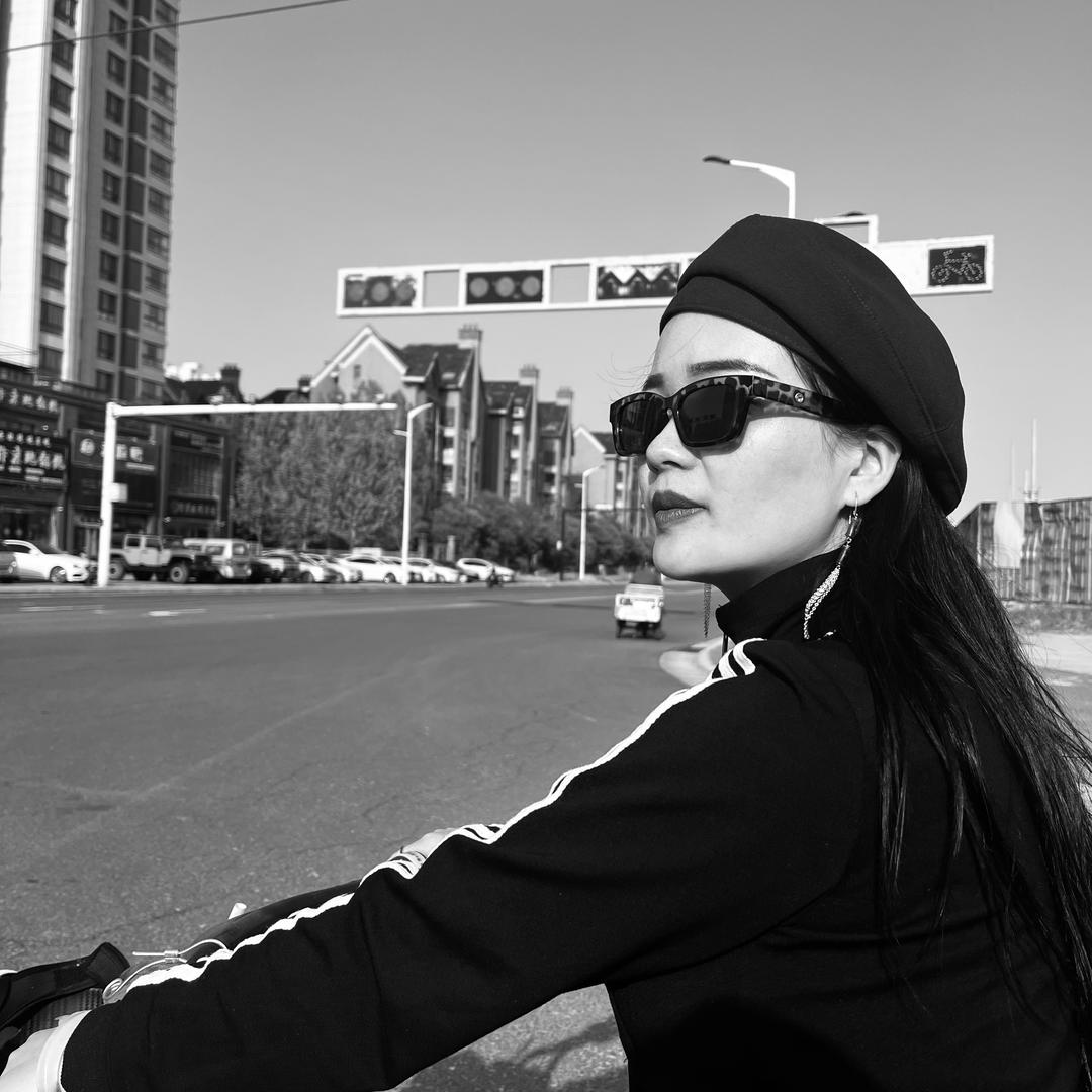 🍔努力卖dopi粉底液的蕊姐