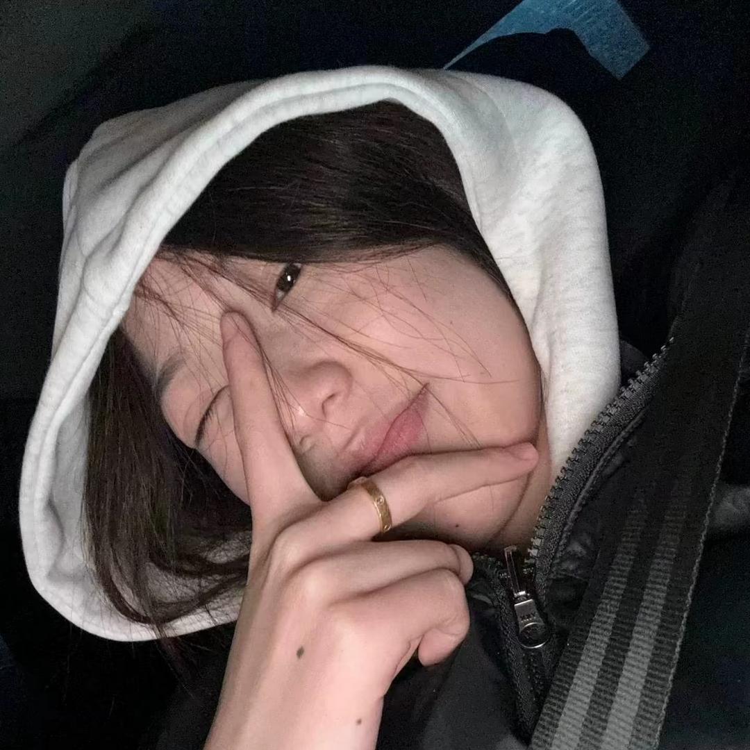什么欣^