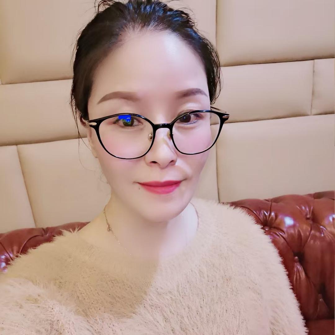 (钢镚妈)绿洲服装店