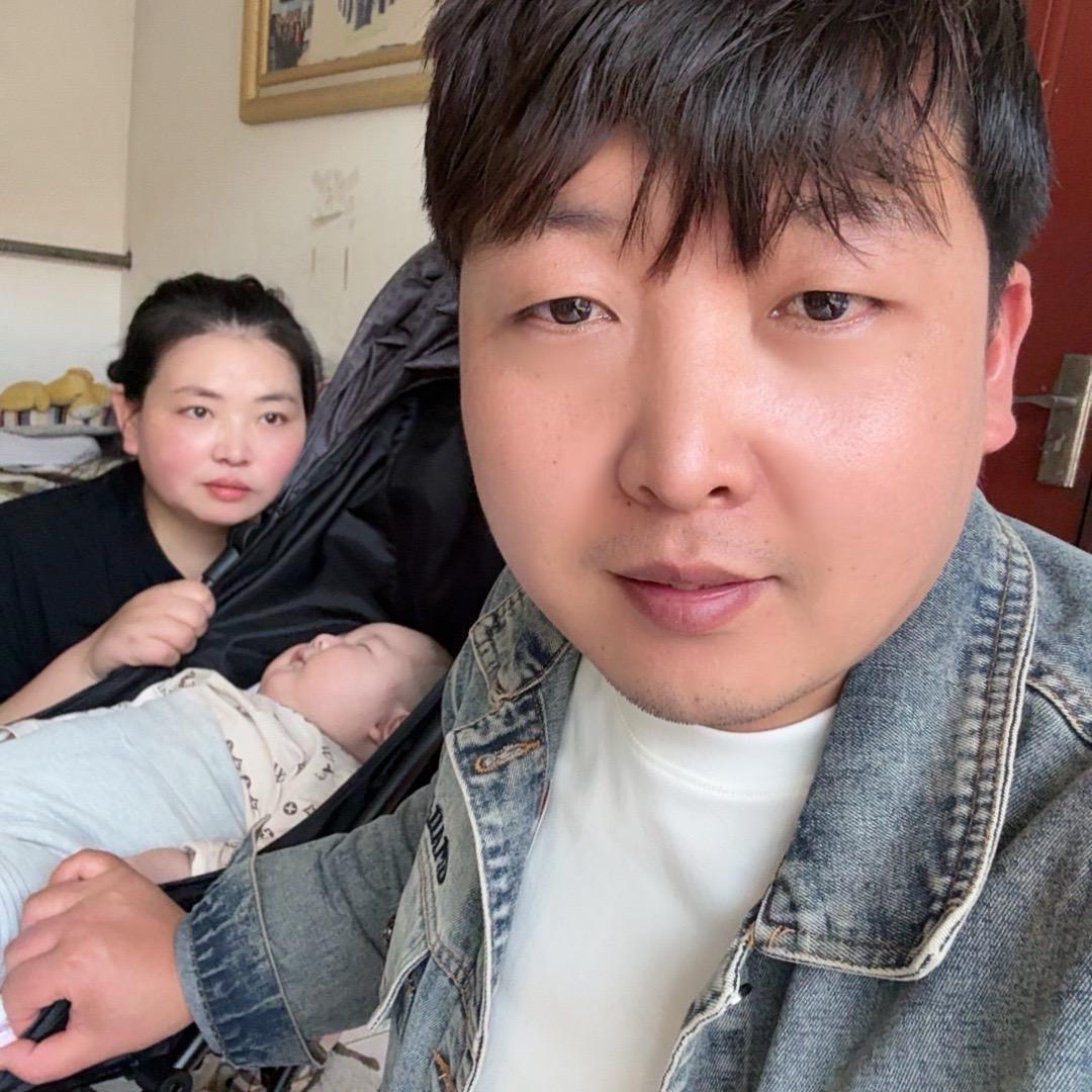 小达丽丽的五口之家