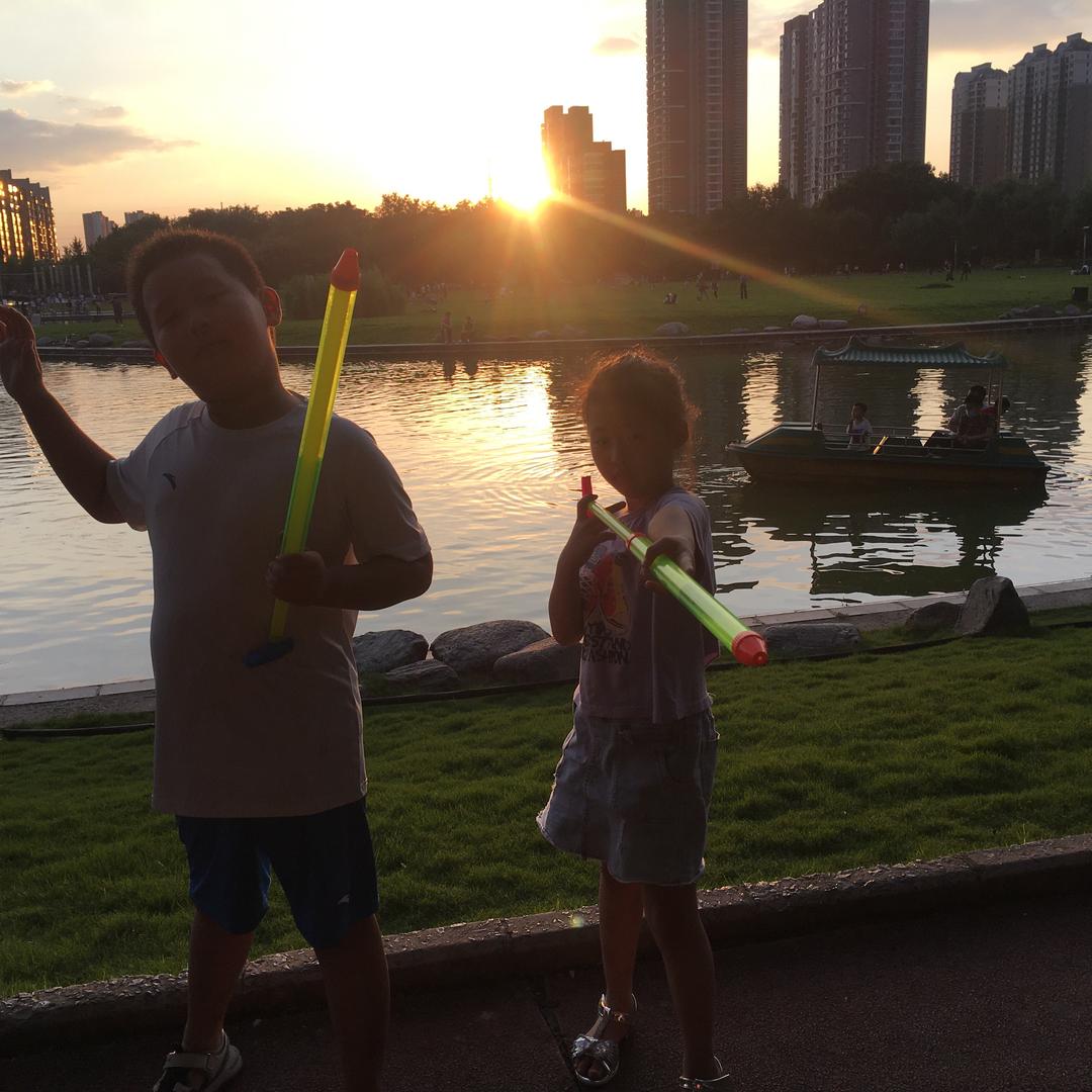 大小孩博书苑