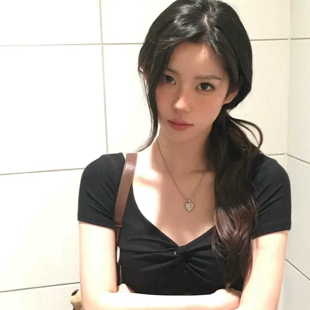 别嘲笑我的双下巴了