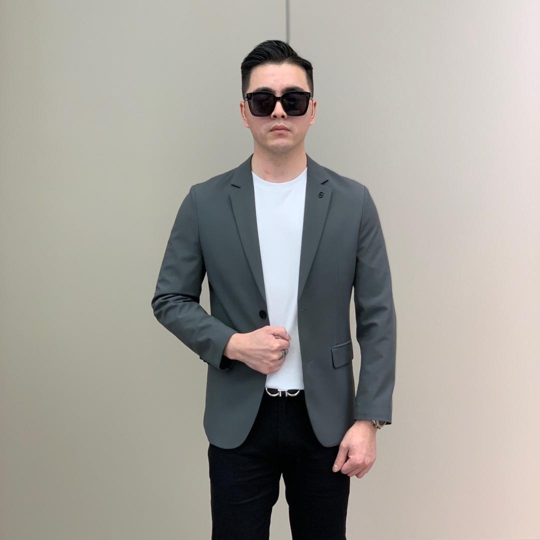 梯形男装尚文俊店