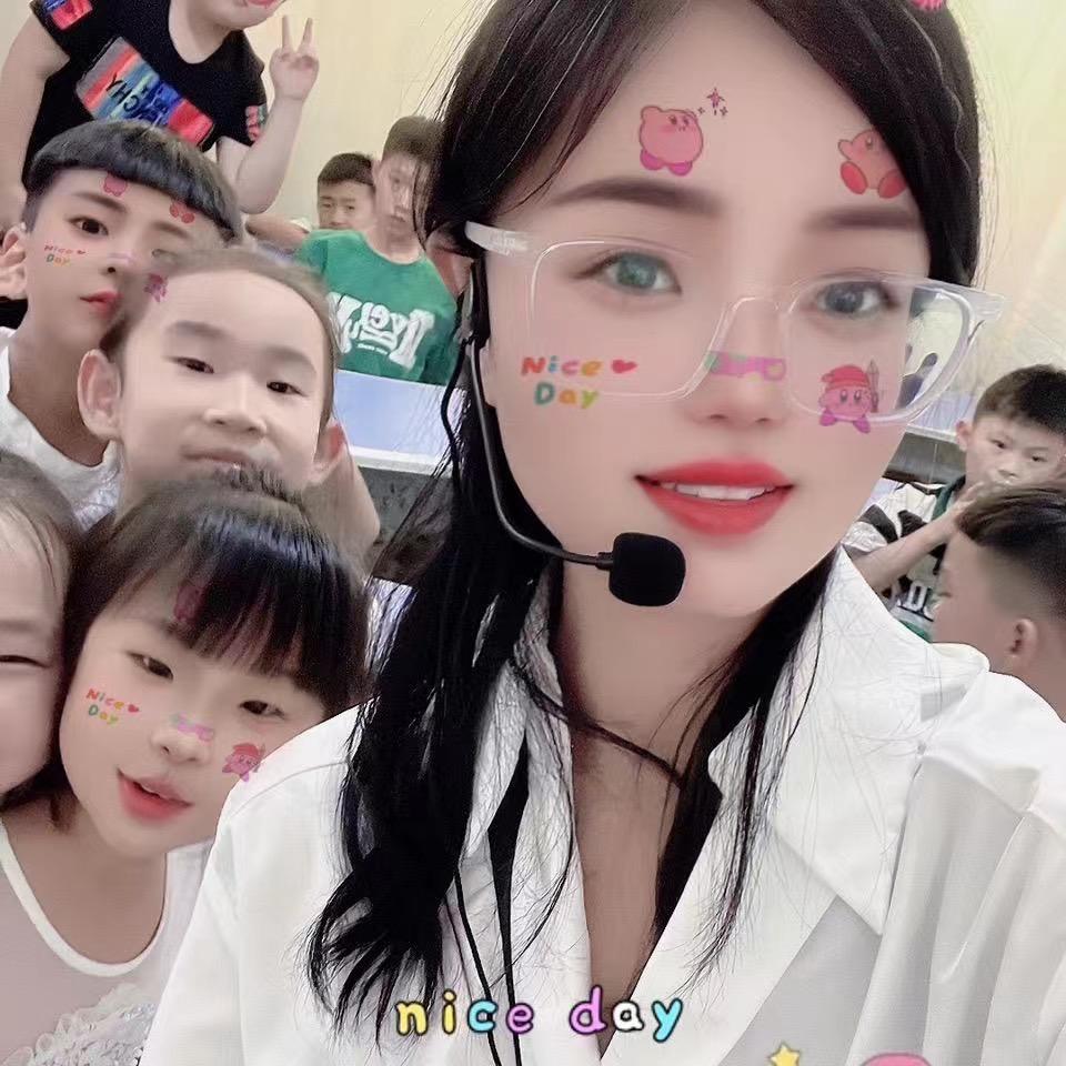 80后开托管的小英老师