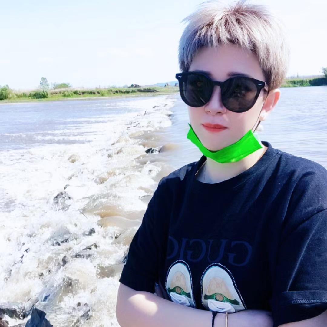 大树下快餐盒饭🍱