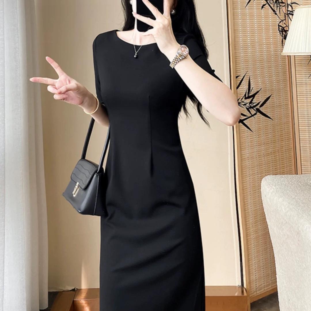 娅馨魅轻奢女装旗舰店