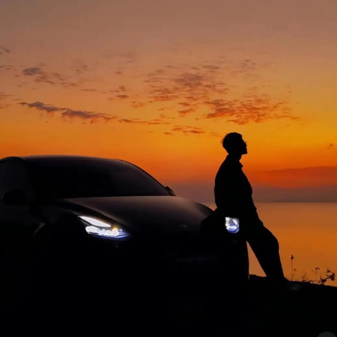 开吊车的288号男模