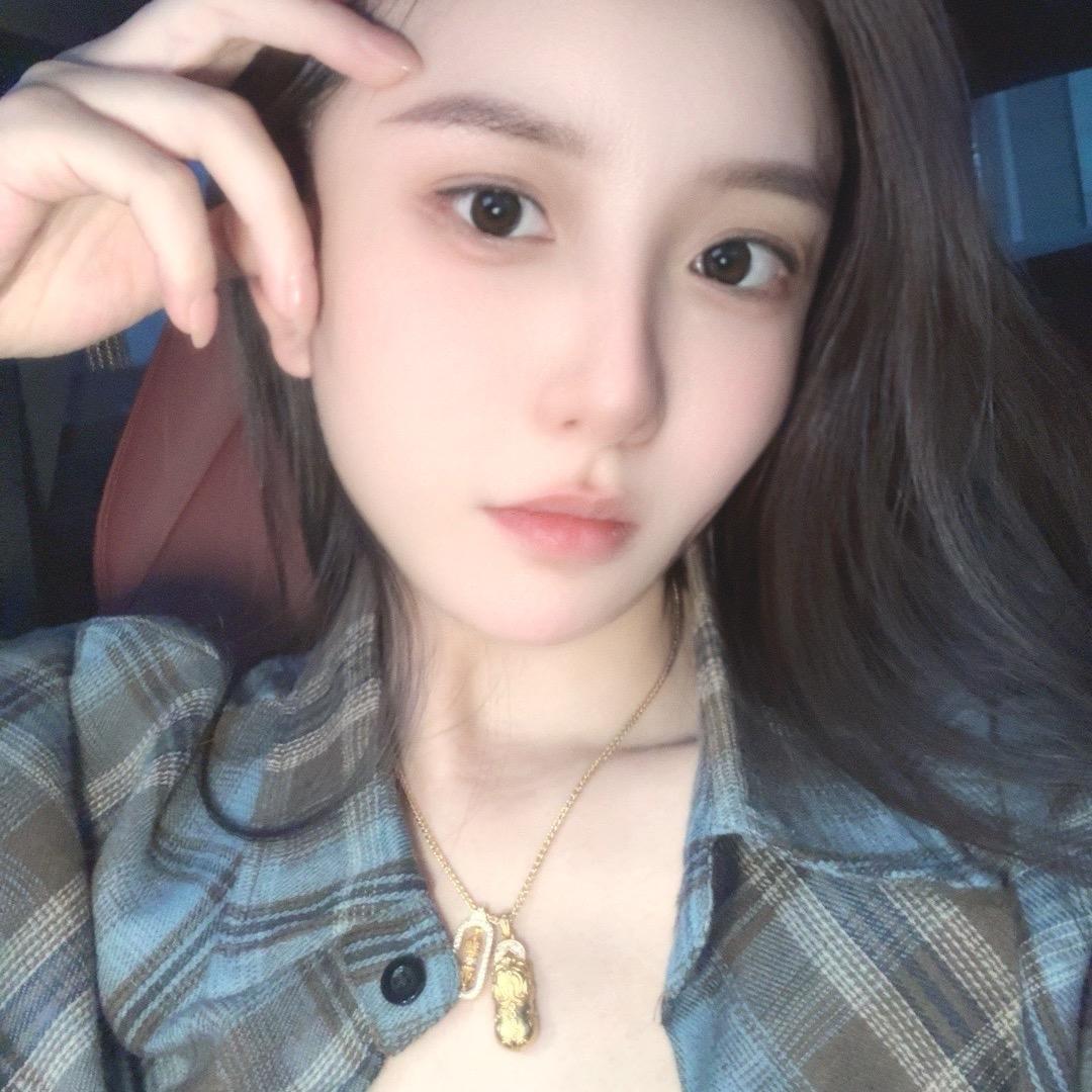 依依