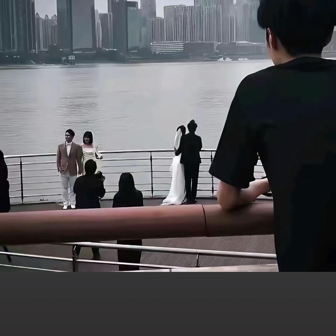 朋友你找谁、