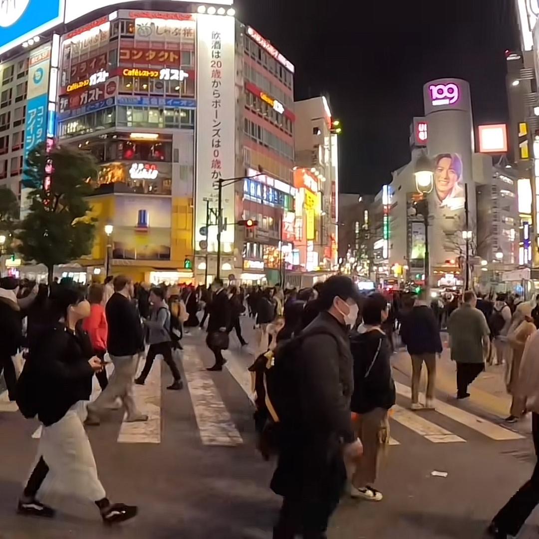 爱旅行的狮子男.