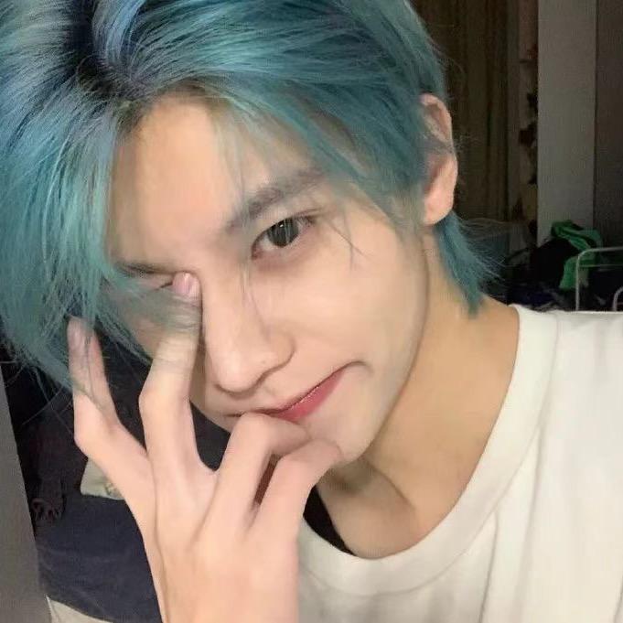 卖花的小男孩