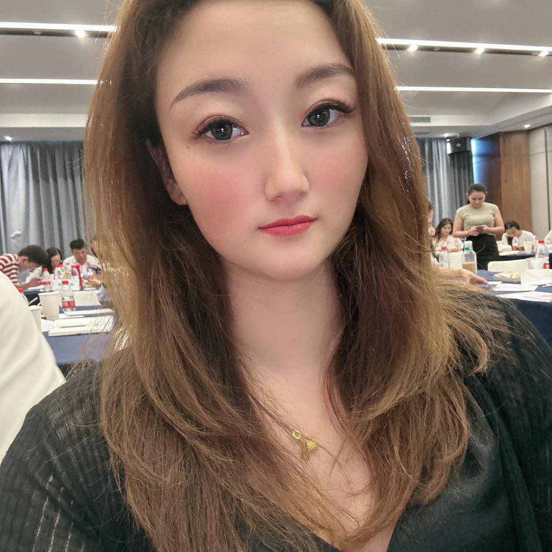 颜萈AI智能智慧美校-职业规划经理