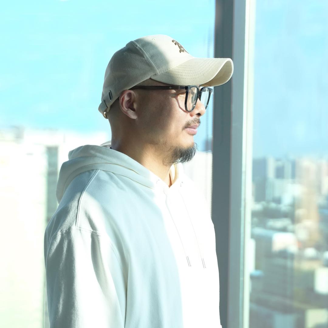 拿咸鱼打你