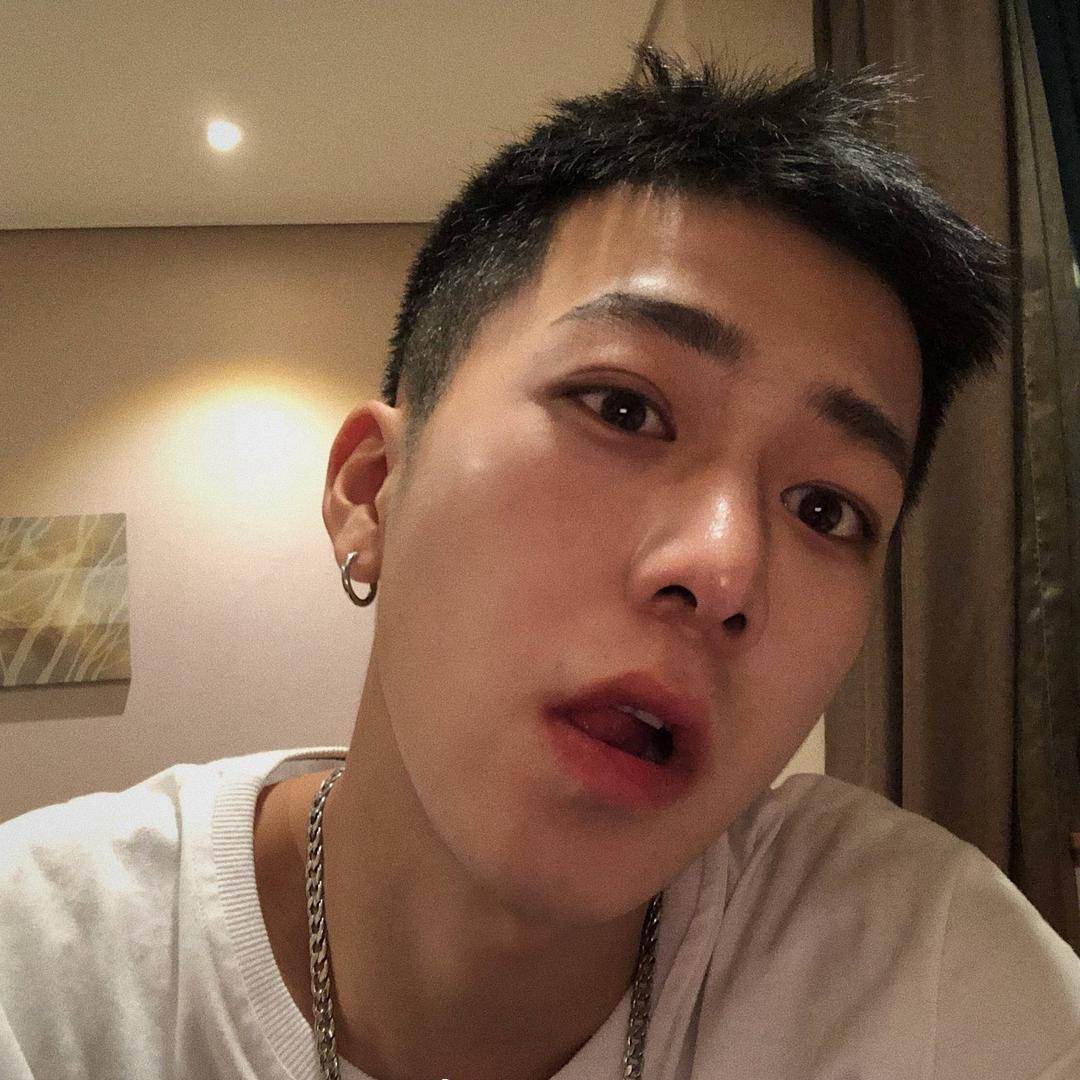 7K（楼顶的坤）